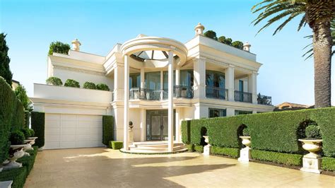 Opulent Sandringham 'Versace house' breaks suburb .